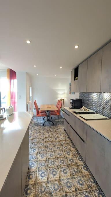 Le 828 : Appartement En Plein Centre De Vannes Exterior photo